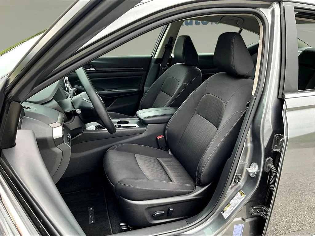 Used 2025 Gray Nissan 2.5 SV image 23