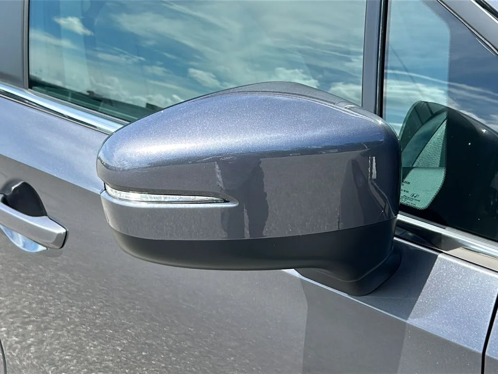 New 2027 Modern Steel Metallic Honda Touring image 11