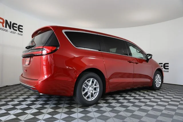 New 2027 Red Hot Pearl-Coat Exterior Paint Chrysler Select image 33