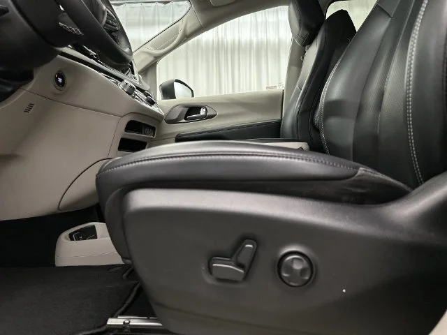 Used 2023 Gray Chrysler Touring L image 17