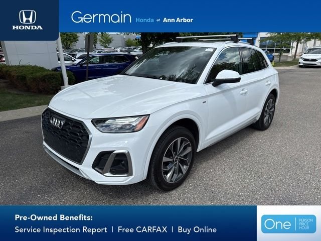 2022 Audi Q5 45 Premium's photo