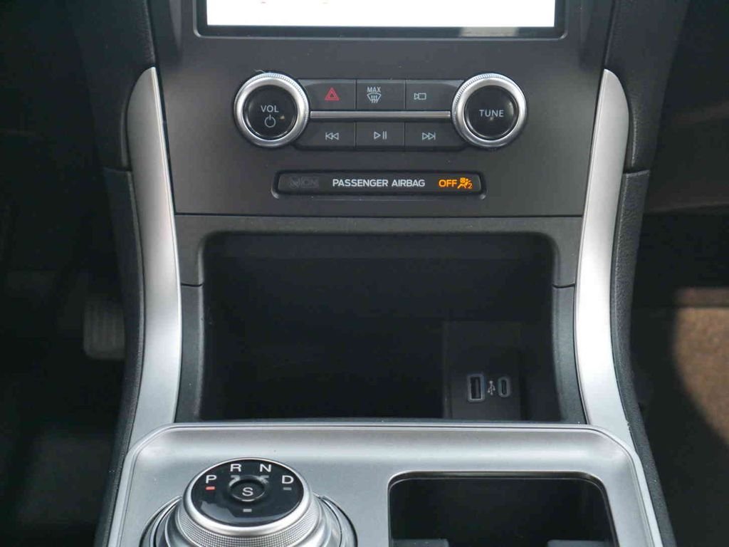 Used 2024 Blue Ford SEL image 8