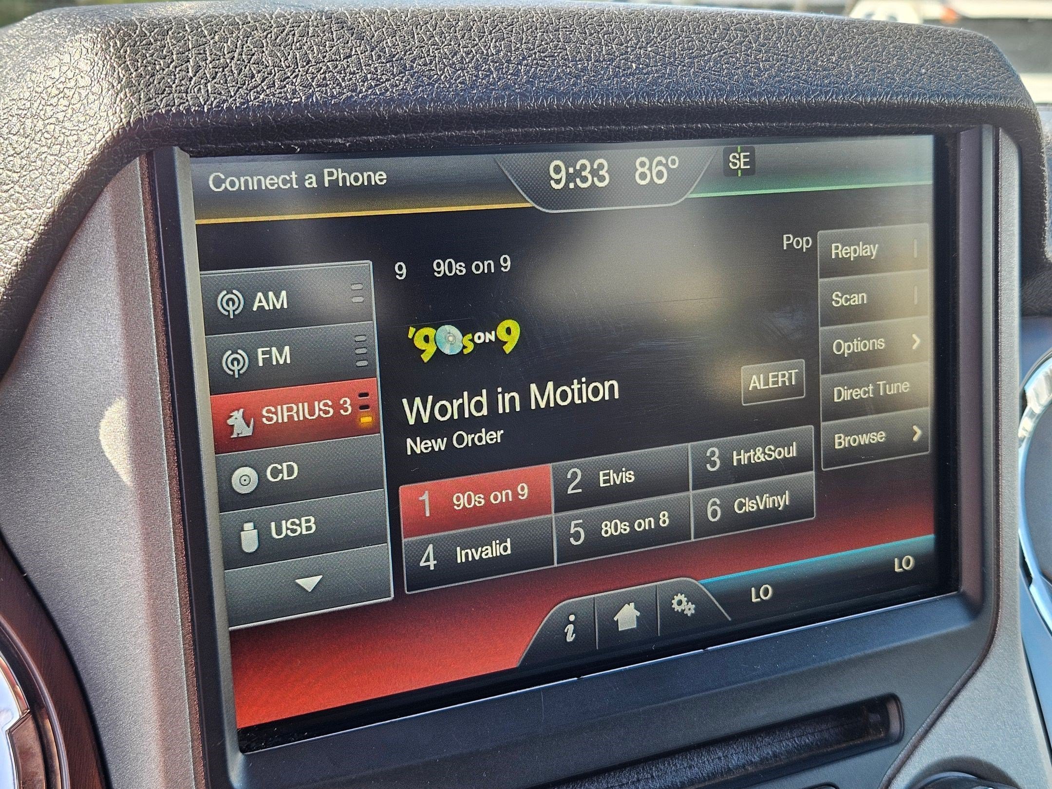 Used 2016 White Ford Lariat image 23