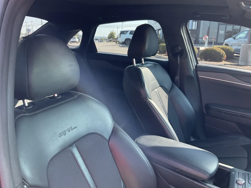Used 2023 Wolf Gray Kia GT-Line image 13