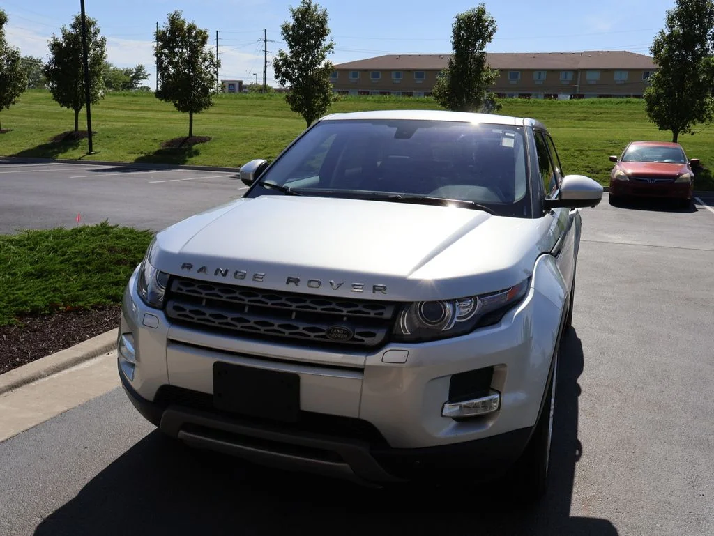 2015 Land Rover Range Rover Evoque Pure Premium 5 Door's photo