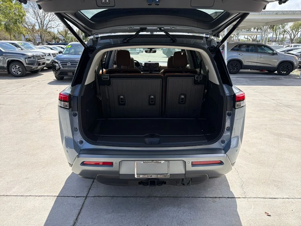 New 2026 Boulder Gray Pearl Nissan Platinum image 33