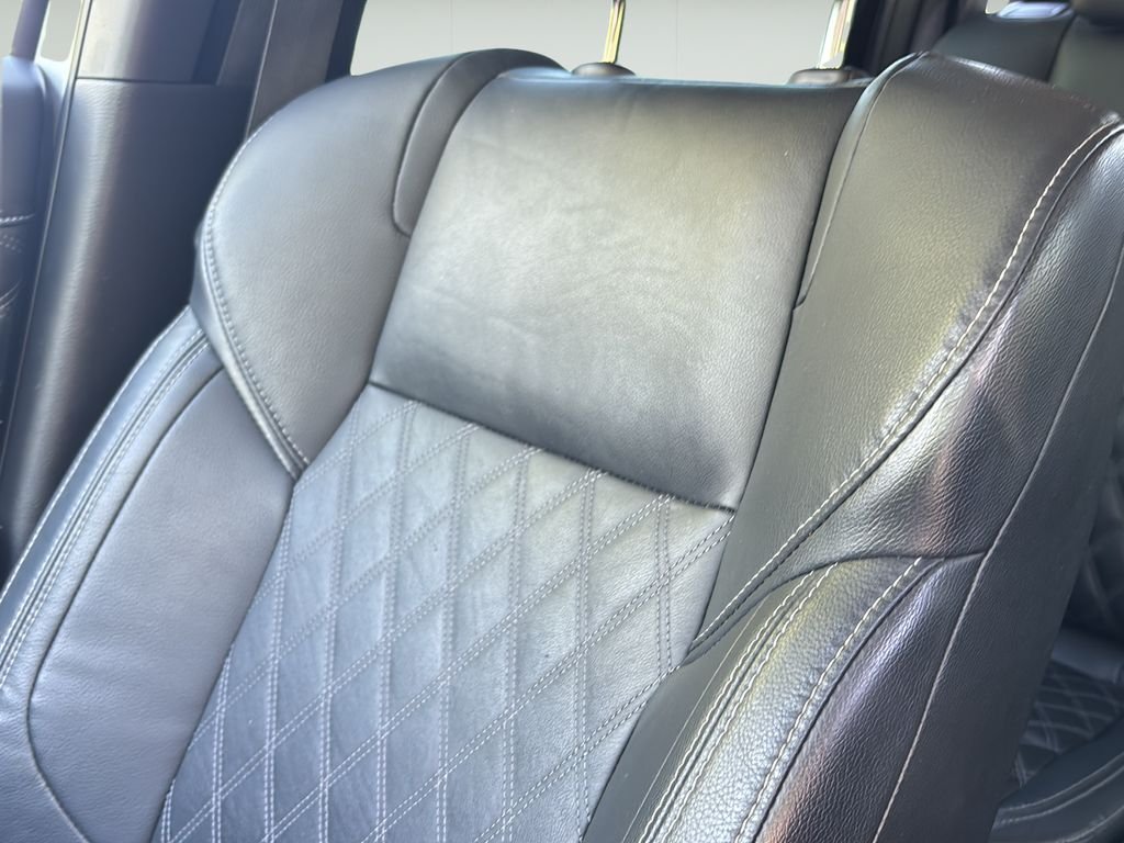 Used 2022 Silver Mitsubishi SEL image 41