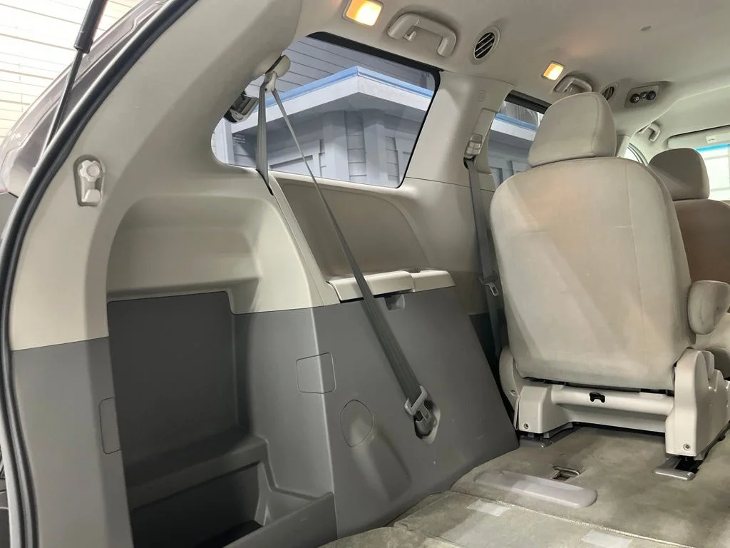 Used 2012 Predawn Gray Mica Toyota Base image 30