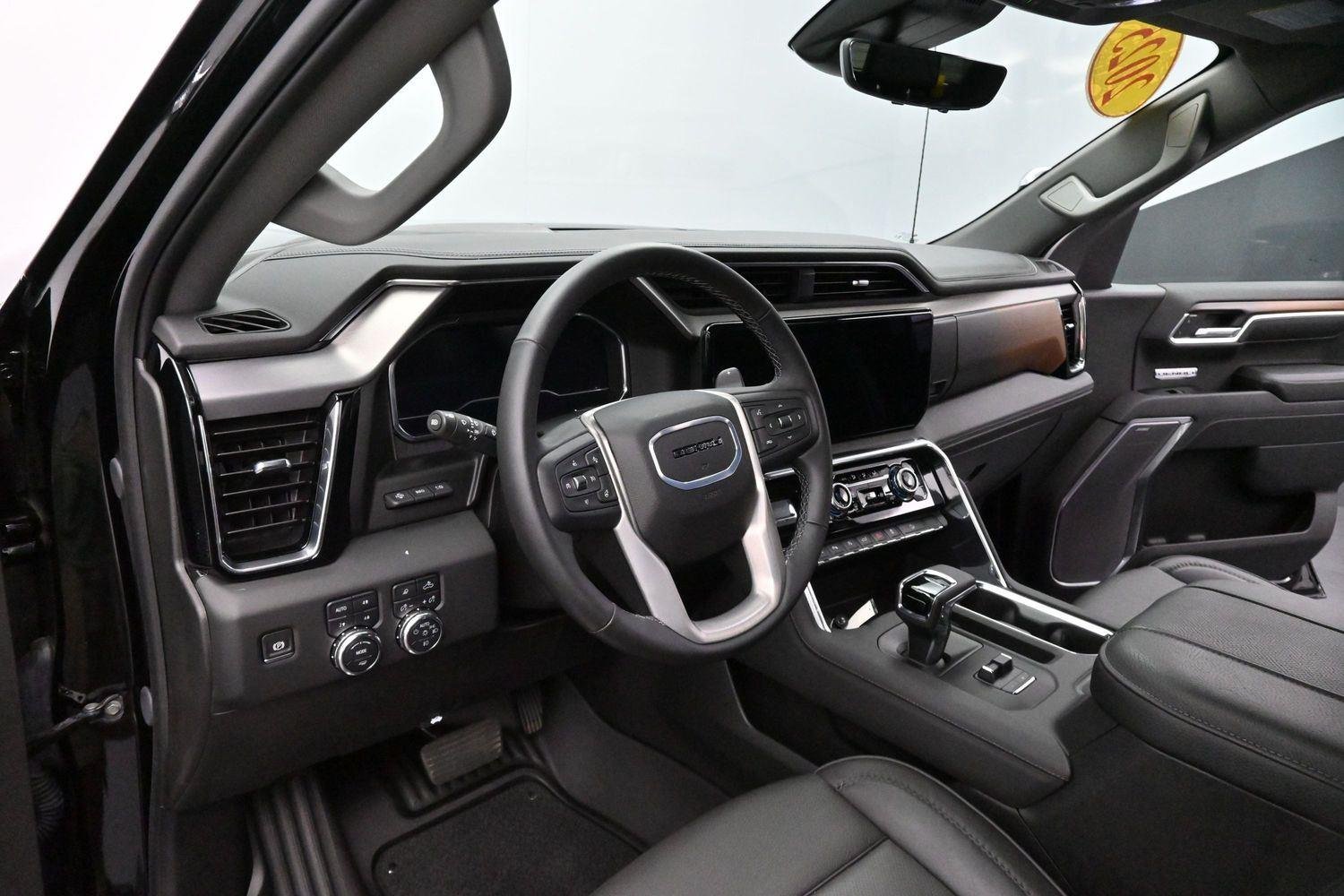 Used 2025 Onyx Black GMC Denali image 16