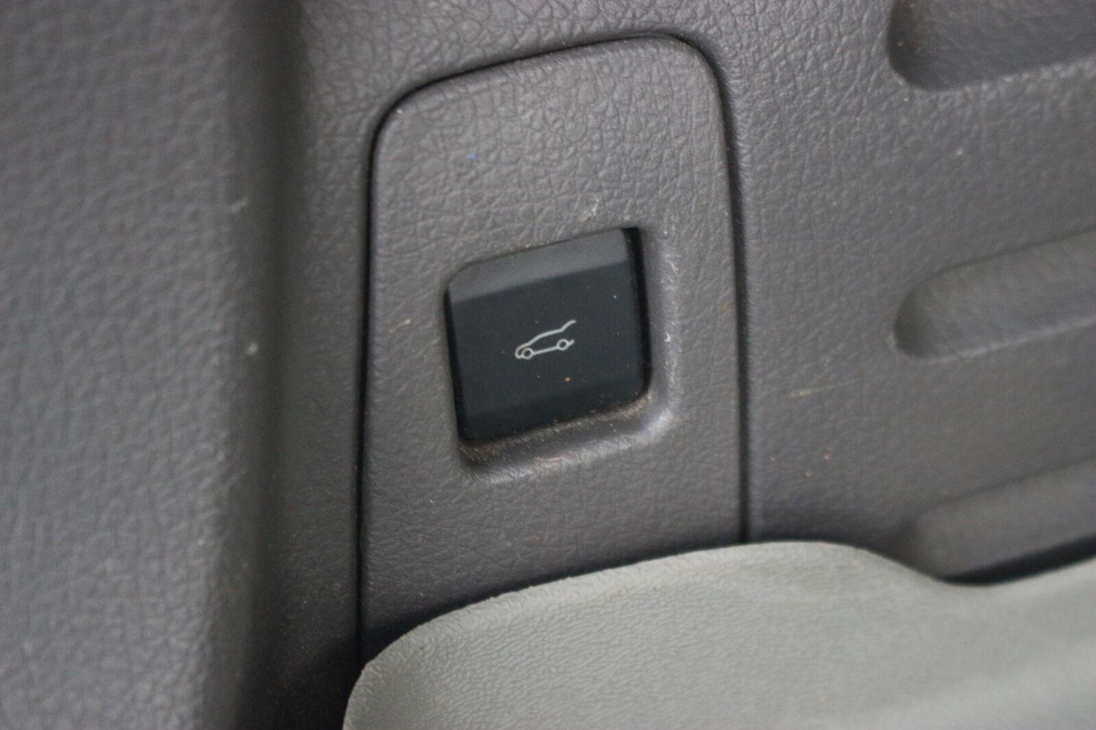 Used 2014 White Ford Limited image 13