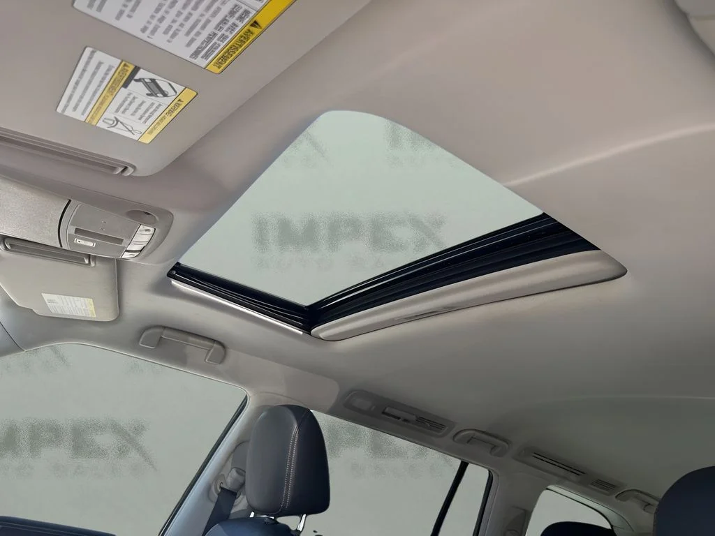 Used 2019 Blue Nissan SL image 14