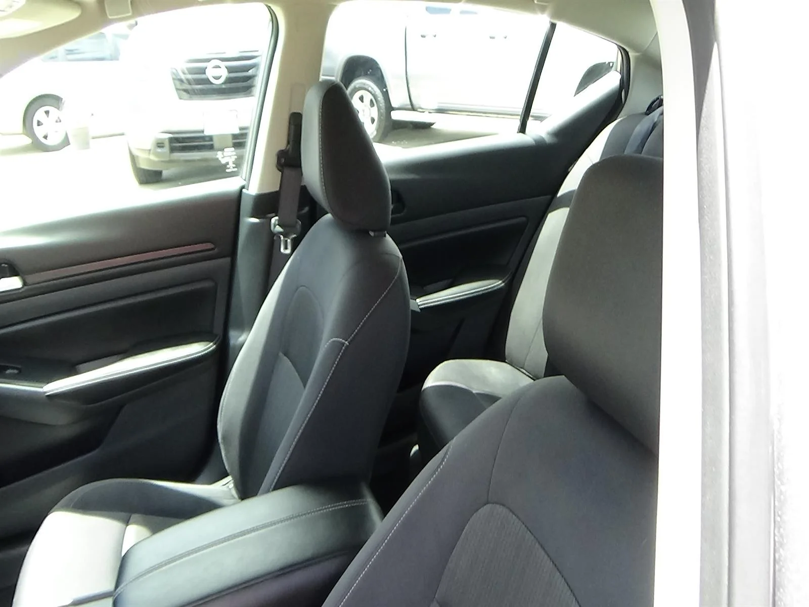 Used 2025 Gun Metallic (kad) Nissan 2.5 SV image 18