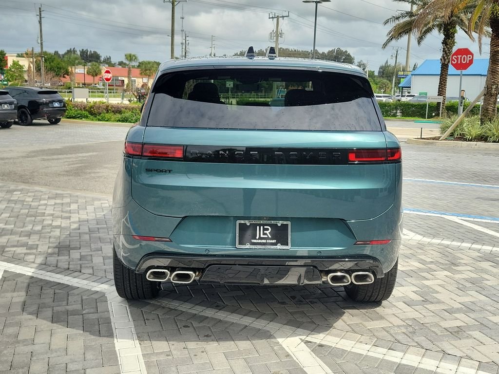 New 2026 Giola Green Land Rover Dynamic SE image 4