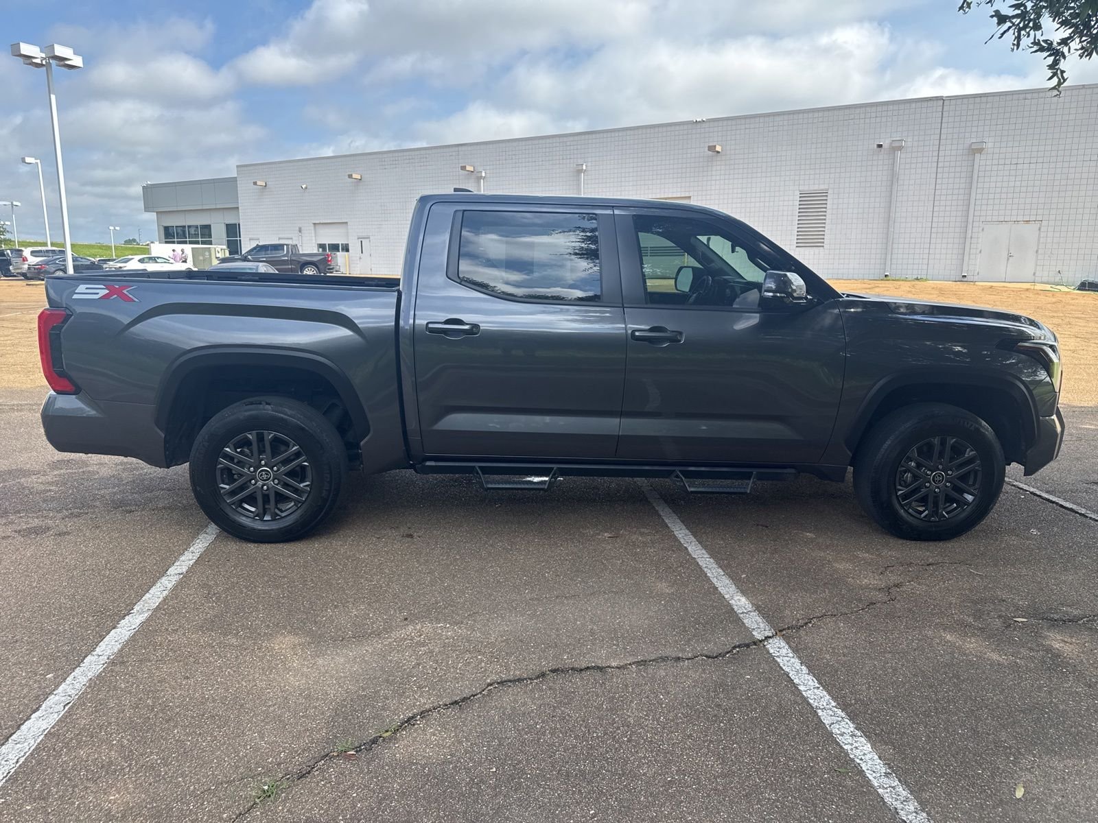 2024 Toyota Tundra SR5 - Photo 8