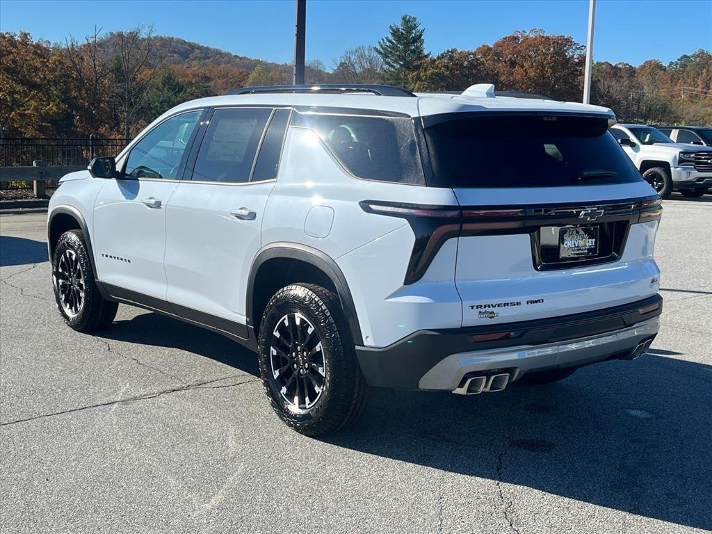 New 2026 Polar White Tricoat Chevrolet Z71 image 3