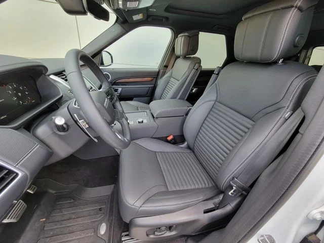 Used 2025 Fuji White Land Rover Dynamic SE image 20