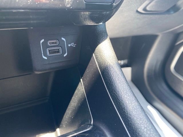 Used 2022 Granite Crystal Clearcoat Metallic Jeep Latitude image 25