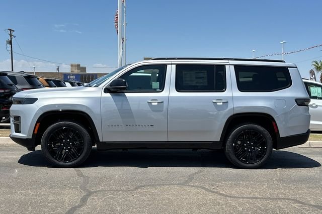 New 2026 Silver-Zynith Exterior Paint Jeep Limited Reserve image 6