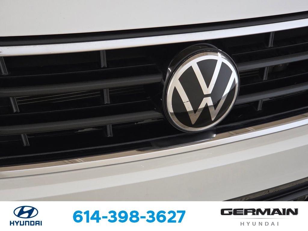 Used 2024 White Volkswagen 2.0T SE R-Line Black image 13