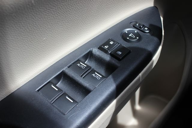 Used 2017 White Honda Touring image 19