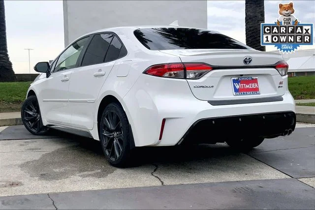 2025 Toyota Corolla SE - Photo 12