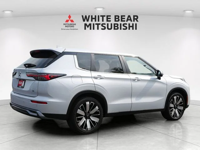 Certified Used 2025 White Diamond Mitsubishi SE image 5