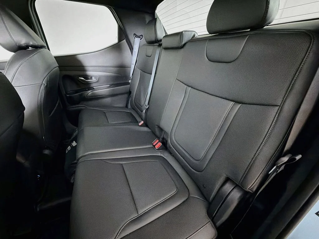 New 2027 Blue Stone Hyundai SE image 22