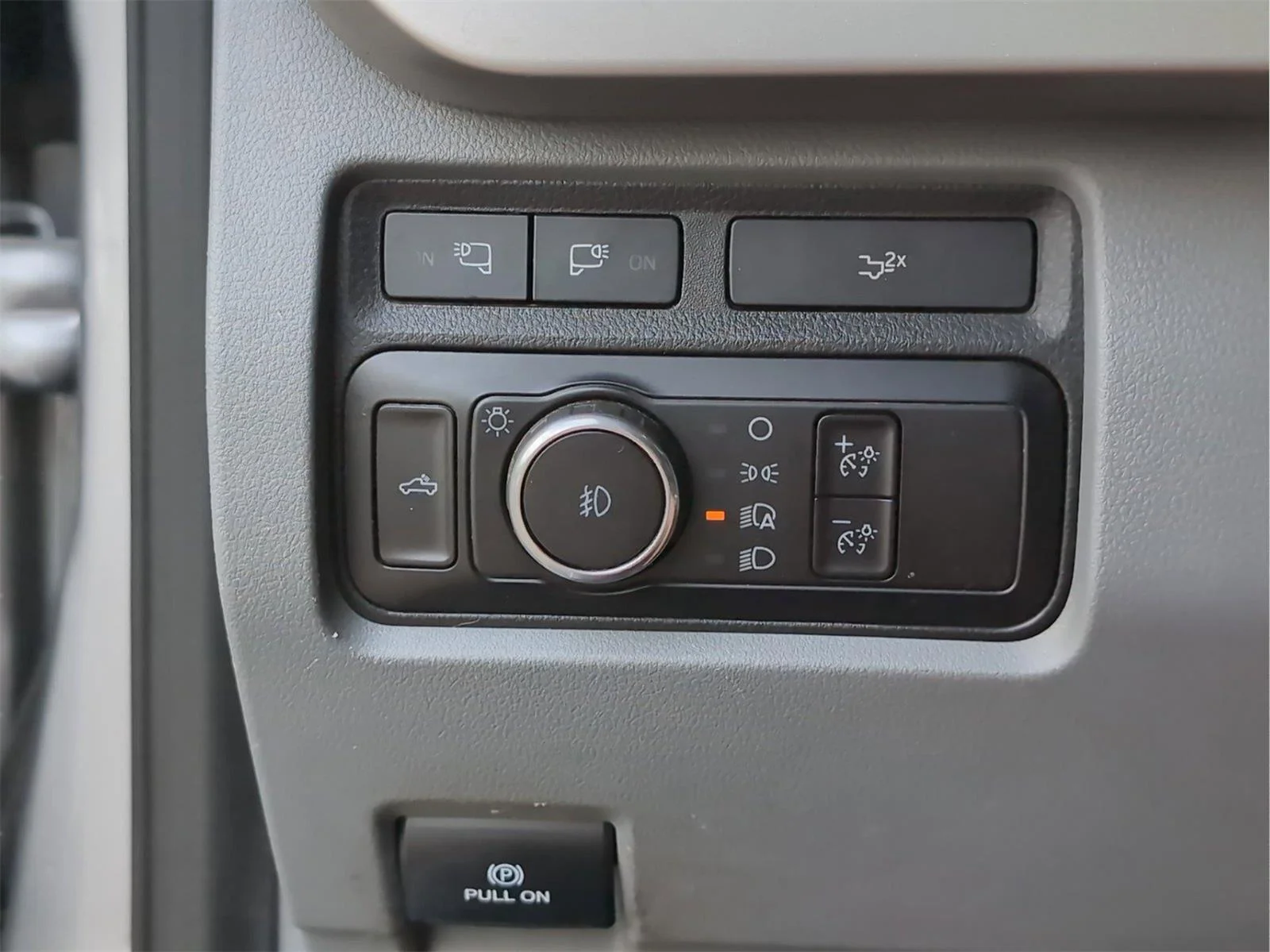 Used 2023 Iconic Silver Ford XLT image 33