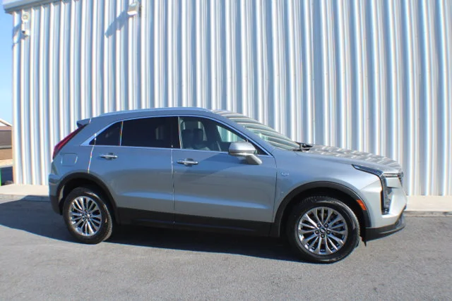 2025 Cadillac XT4 FWD Premium Luxury