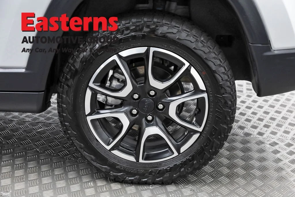 Used 2024 Silver Jeep Trailhawk image 32