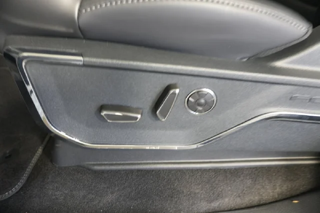 New 2026 Star White Metallic Tri-Coat Ford Platinum® image 29