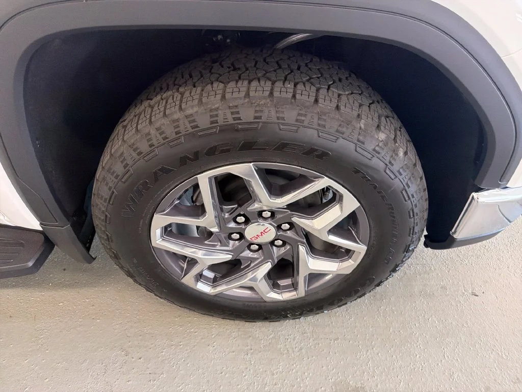 New 2026 Summit White GMC SLT image 4