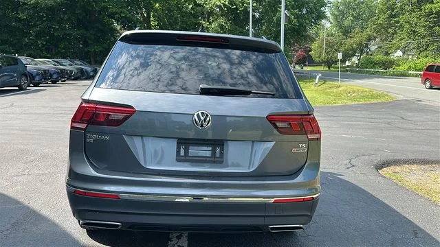 Used 2018 Gray Volkswagen 2.0T SE image 6