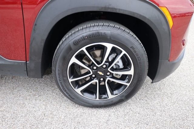 Used 2025 Red Chevrolet LT image 14