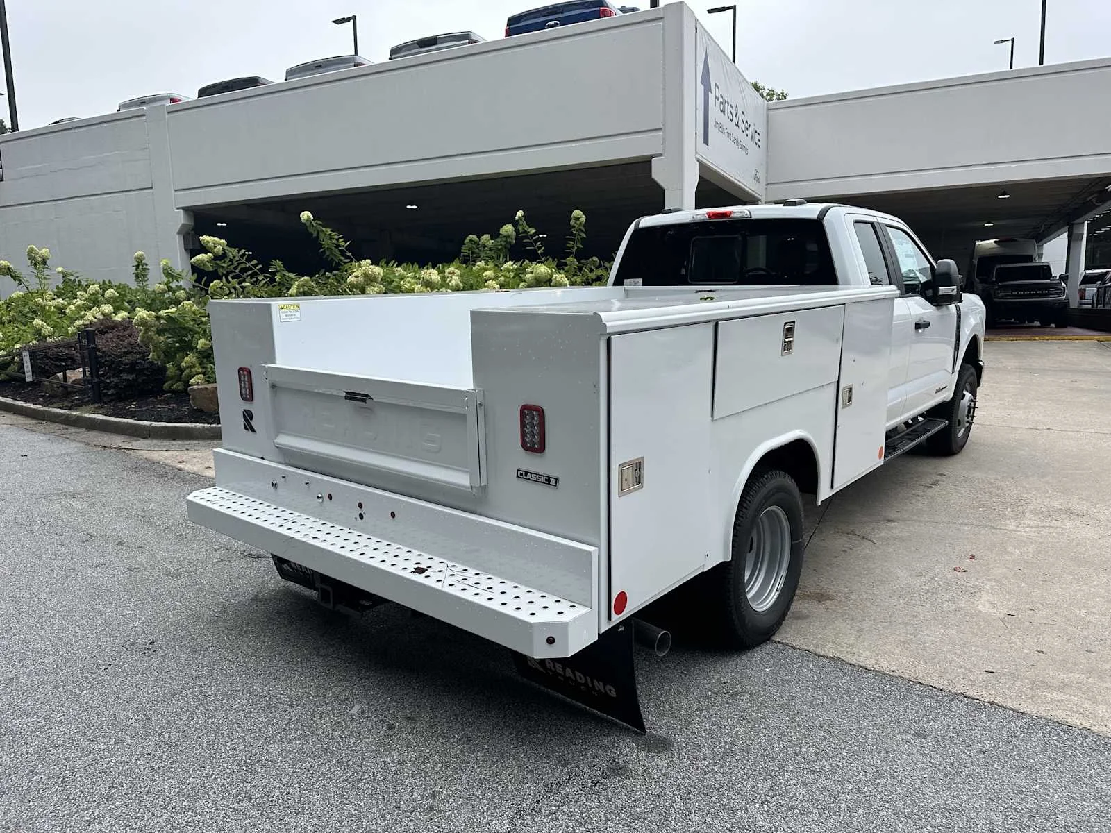 New 2025 Oxford White Ford XL image 8