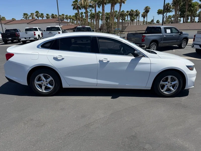 Used 2018 Chevrolet Malibu 1FL with VIN 1G1ZC5ST2JF215535 for sale in Pahrump, NV