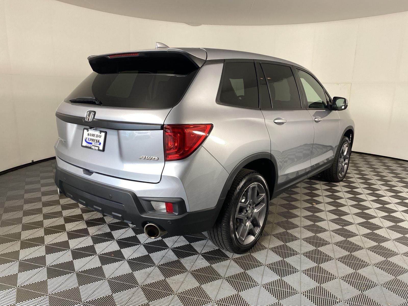 Used 2023 Lunar Silver Metallic Honda EX-L image 9
