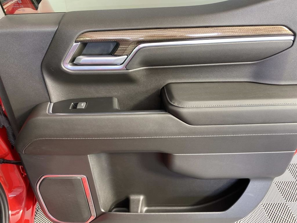 Used 2022 Red Chevrolet LT image 24