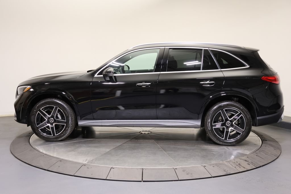 Used 2026 Black Mercedes-Benz GLC 300 image 4