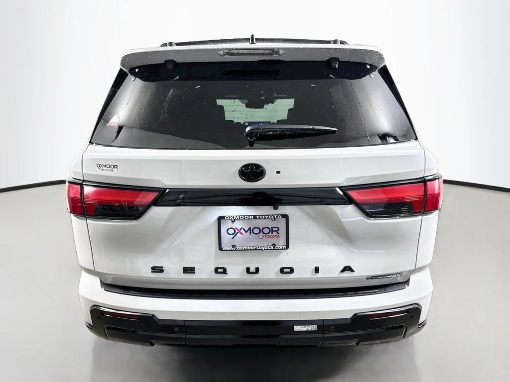 New 2026 Wind Chill Pearl Toyota Platinum image 6