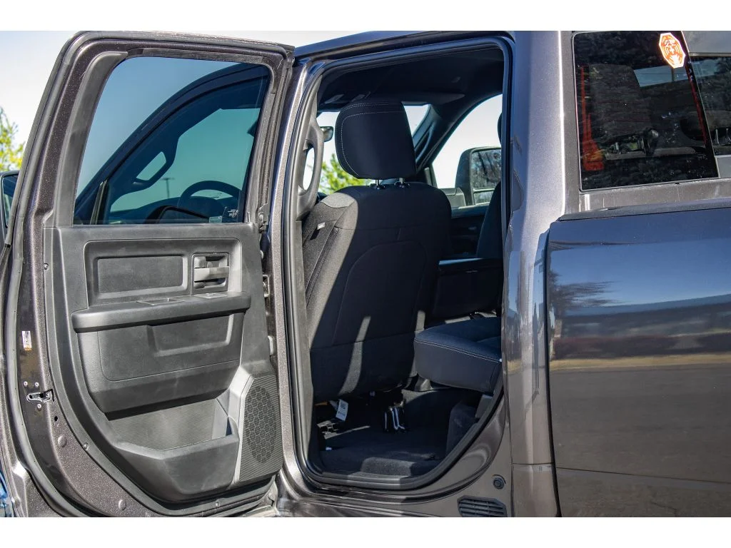 New 2026 Granite Crystal Metallic Clearcoat Ram Tradesman image 14