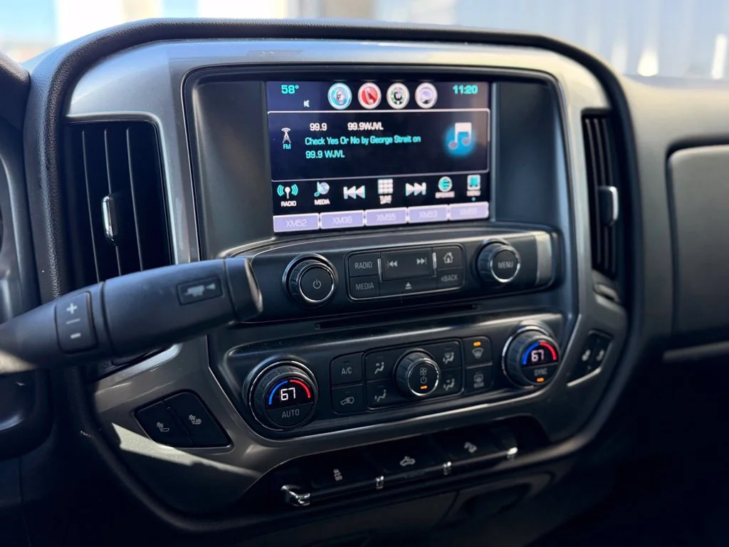 Used 2018 Black Chevrolet LT image 9