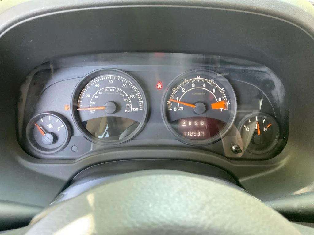 Used 2016 Green Jeep Sport image 20