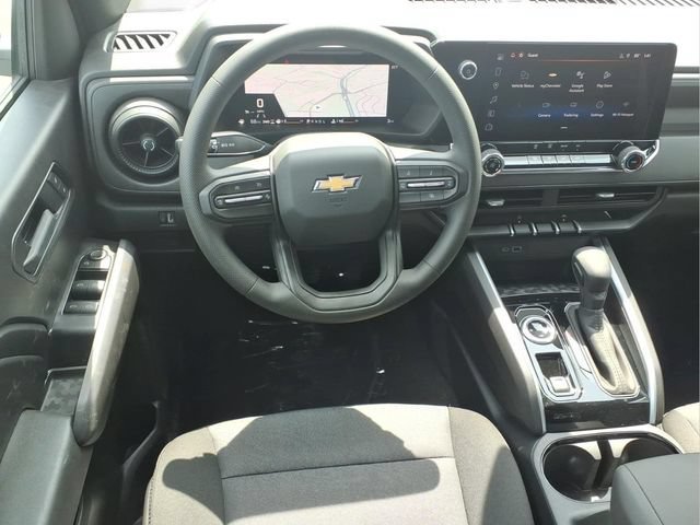 New 2026 Summit White Chevrolet WT image 4