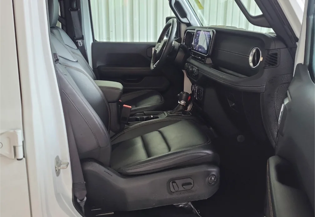 Used 2024 White Jeep Sahara 4xe image 8