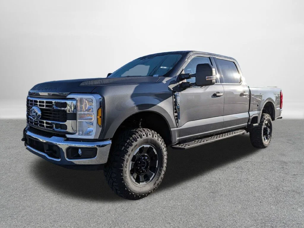 New 2027 Carbonized Gray Metallic Ford F-250® XLT image 6