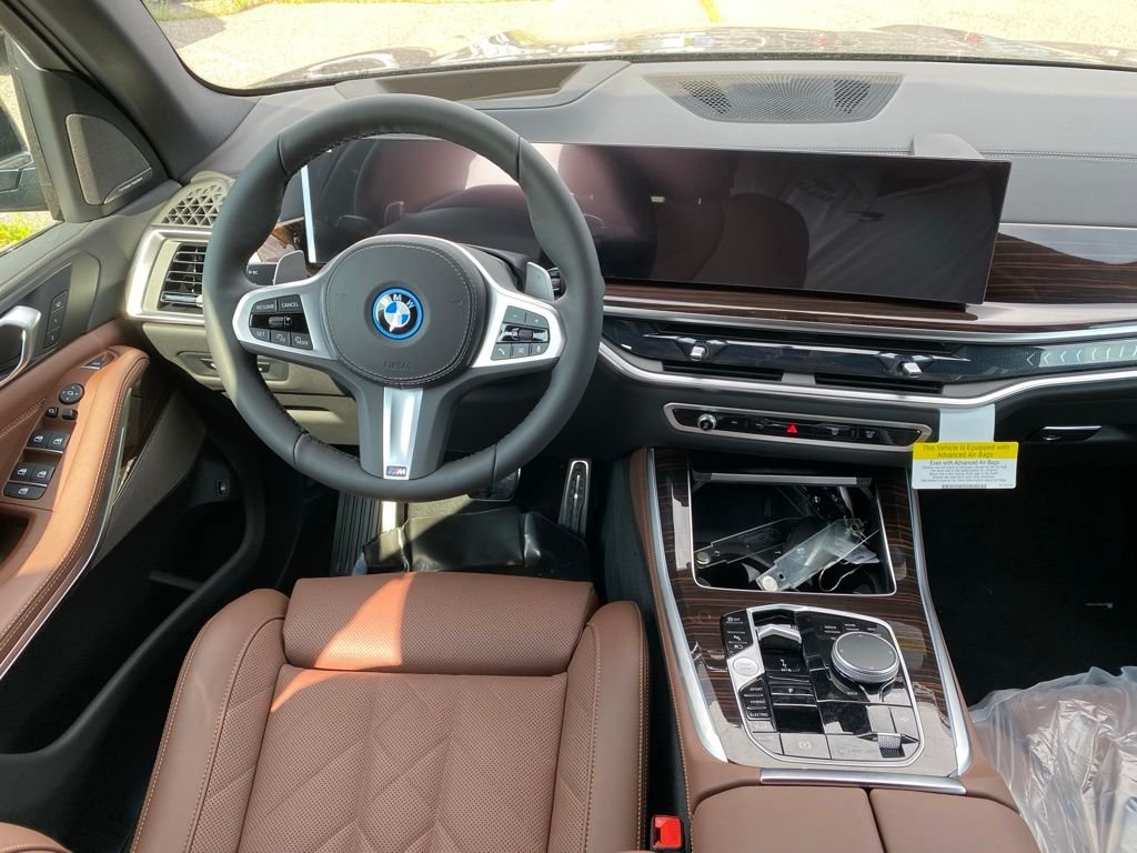 New 2026 Black Sapphire Metallic BMW xDrive50e image 9