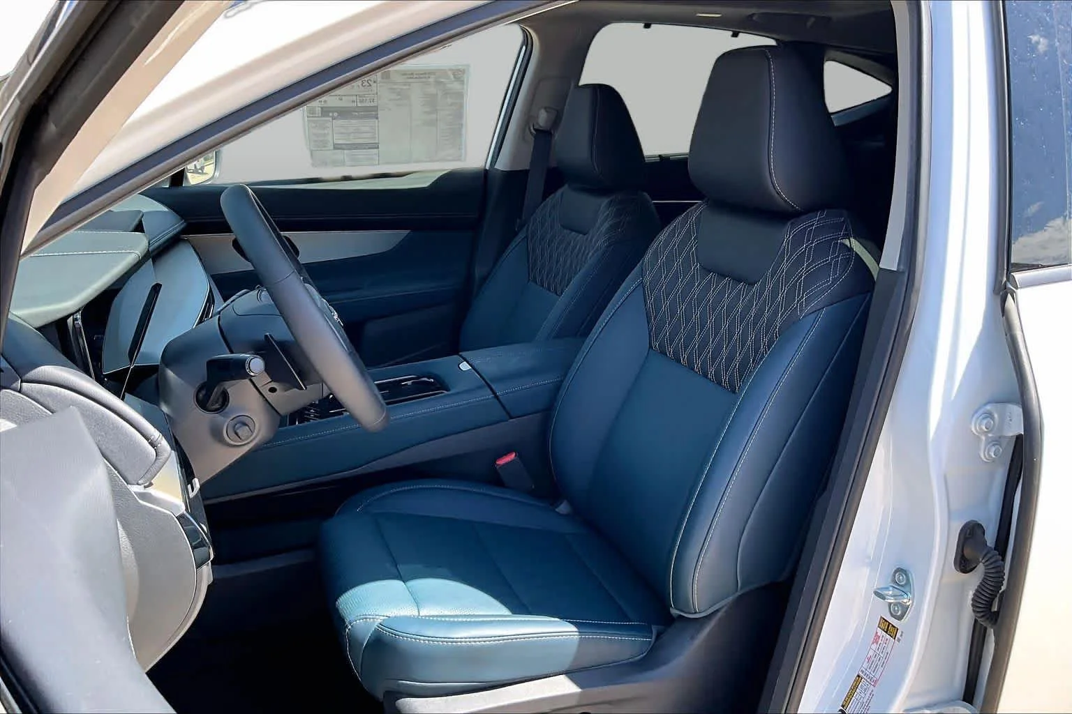 New 2026 Everest White Pearl Tricoat Nissan Platinum image 9
