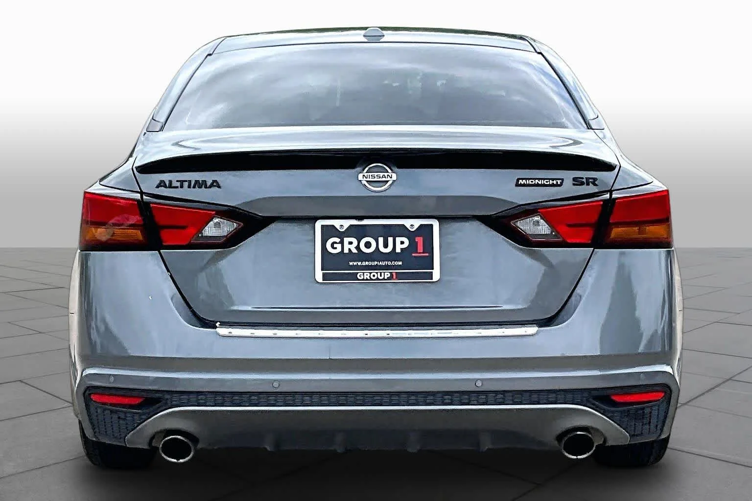 Used 2022 Gun Metallic Nissan 2.5 SR image 5