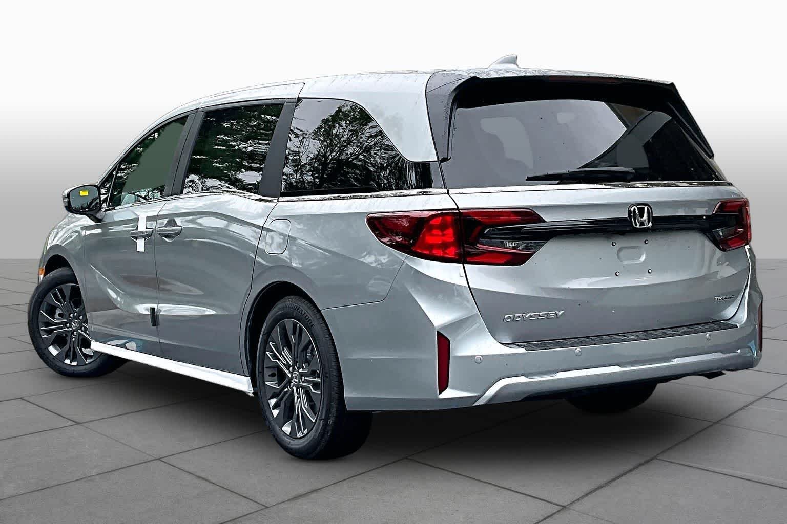 2026 Honda Odyssey Touring - Photo 7